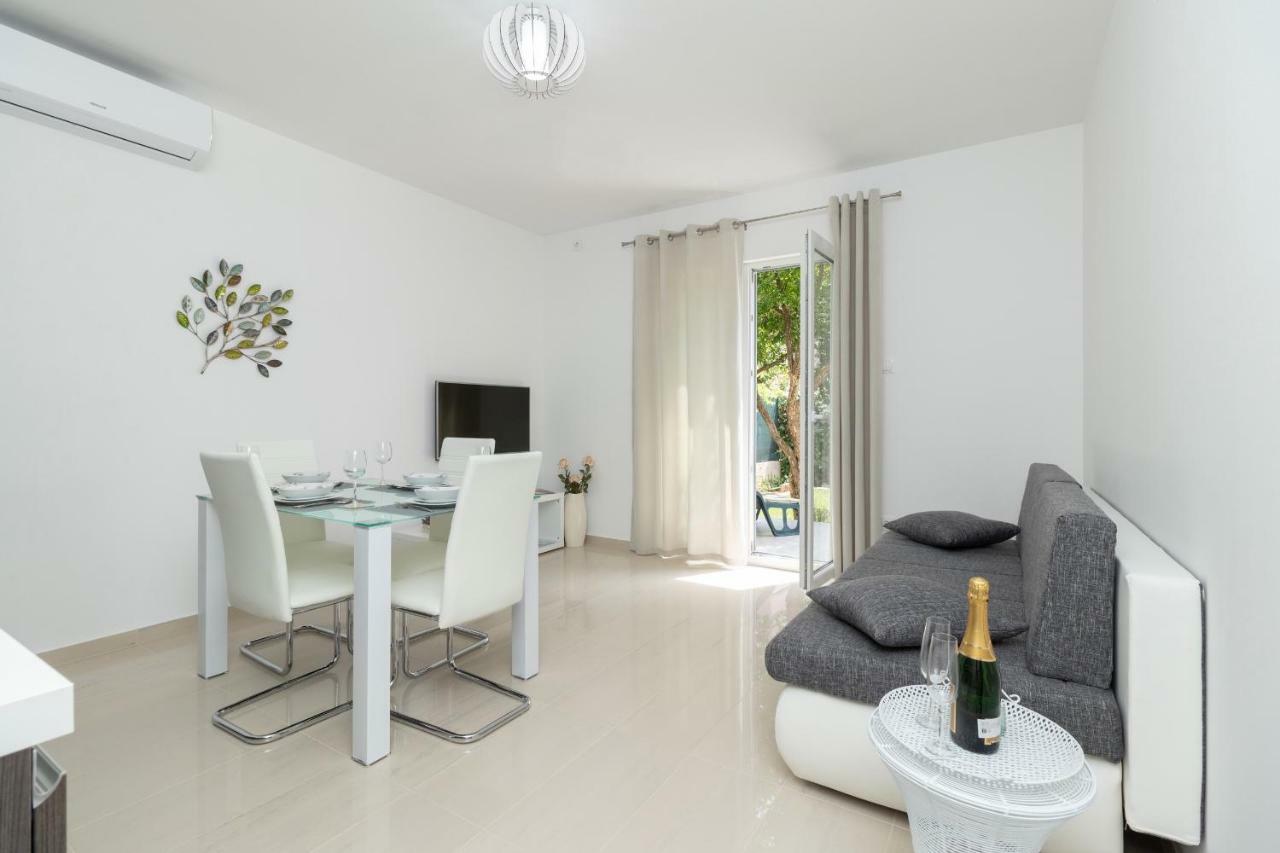 Apartments Peca ザダル エクステリア 写真