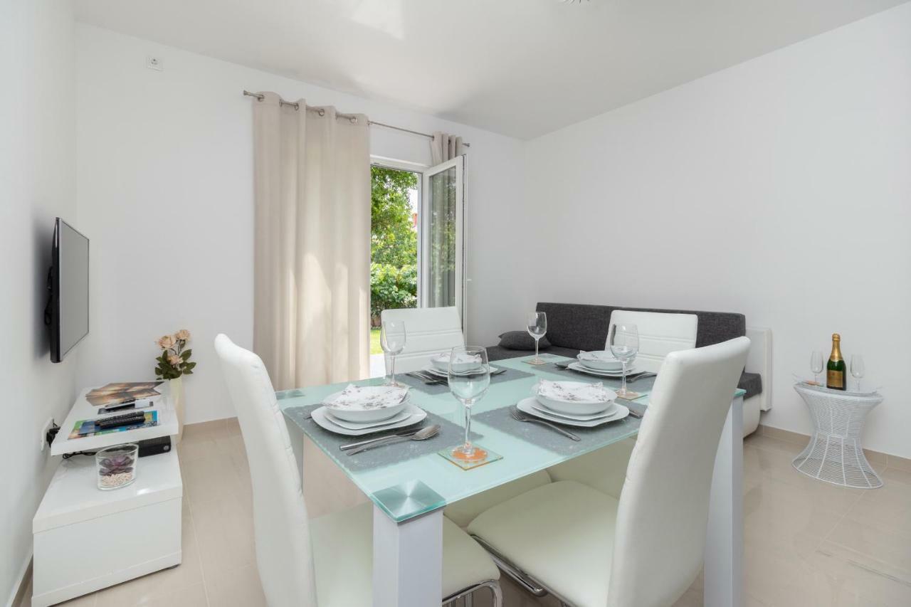 Apartments Peca ザダル エクステリア 写真