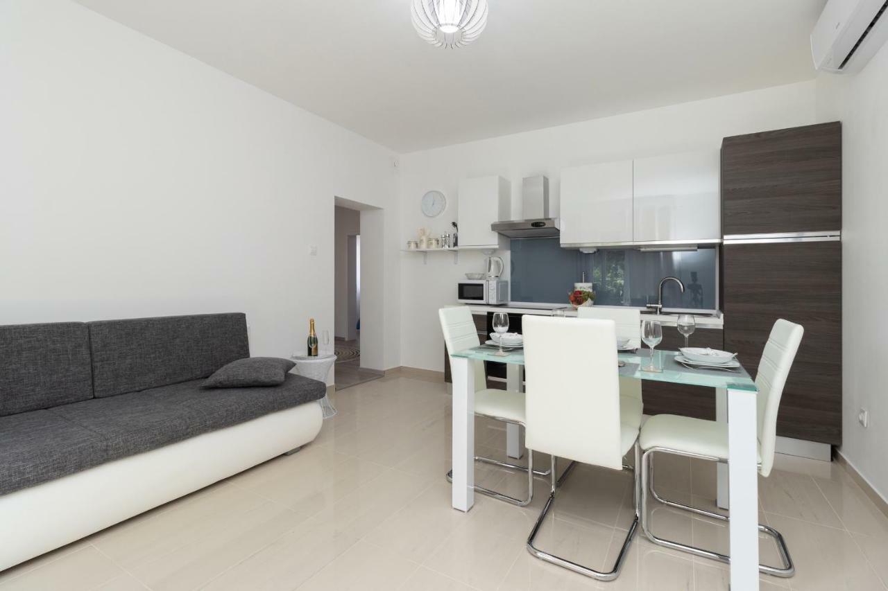 Apartments Peca ザダル エクステリア 写真